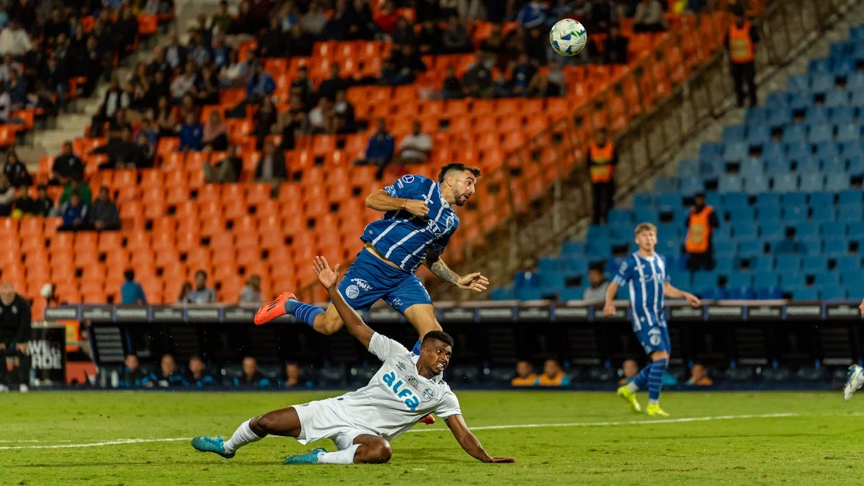 意甲联赛激烈足球对抗